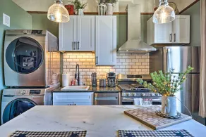 Walk to Shops & Restaurants: Dtwn Laramie Condo! - Innvendig