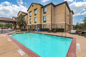 Comfort Inn & Suites Mansfield - Piscina