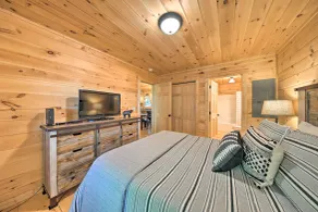 Blue Ridge Hideaway w/ Fire Pit & Mtn Views! - Intérieur