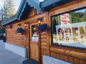 Squirrel Tree Resort - Restaurant