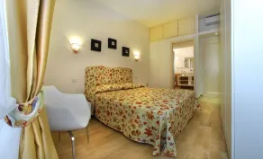 Smart Suite & Apartments - Room