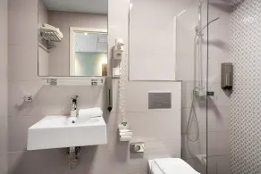 Hotel Point - Bathroom