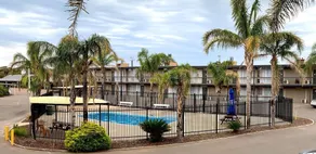 Westland Hotel Motel - Pool