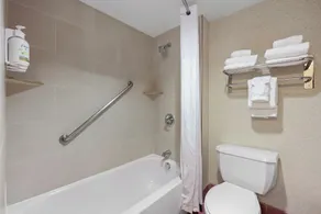 AmericInn by Wyndham Denver Airport - Salle de bain