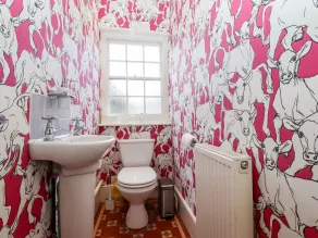Crud Yr Awel - Baño
