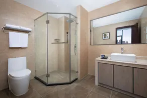 Ramada Encore by Wyndham Linqu Downtown - Badrum