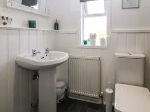 Churchside House - Bathroom