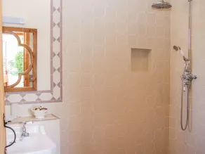 High Grove - Bathroom