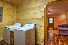 Scenic Trade Cabin w/ Deck Near Boone & App State! - Innenbereich