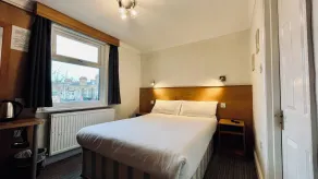 West Cromwell Hotel - Room