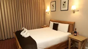 Inn On The Lake - Room