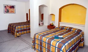 Del Real Hotel & Suites - Room
