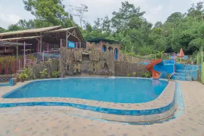 RedDoorz Resort Syariah @ Batu Apung Purwakarta - Pool