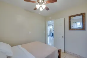 Cozy Oklahoma City Home w/ Deck & Gas Grill! - Innvendig