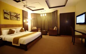 Cenneys Gateway - Pride of Salem - Room