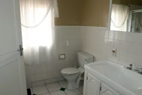 Sterkfontein Heritage Lodge - Bathroom