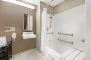 Microtel Inn & Suites by Wyndham Williston - Salle de bain