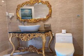 Crowne Bui Vien Hotel - Bathroom