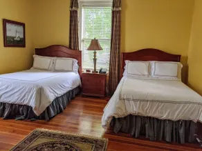 The Grand Lux Inn - Room