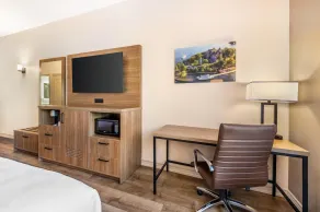 Best Western Plus 1000 Islands Hotel & Suites- Newly Renovated - Rom