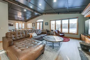Lake Arbutus Retreat w/ Hot Tub & Game Room - Innenbereich