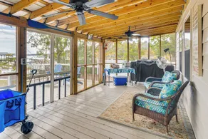Fish, Swim & Grill: Lakefront Carolina Home! - Interiør