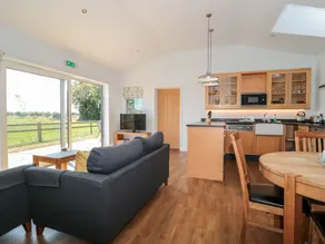 Robins Corner - Interior