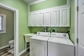 Chic Dtwn Townhouse w/ Hot Tub & Mtn Views! - Badeværelse