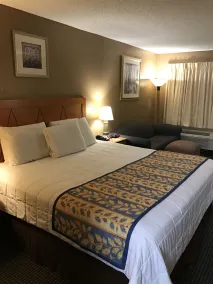 Americas Best Value Inn Laredo - Vue de la chambre