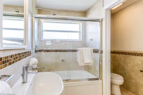 Luxurious Retreat With Marble Floors and Great Views. Near Disney! #4av563 - Bad