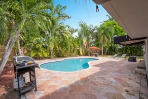 Wills off Wilton Drive 2 bed and 1 bath plus Den with Heated Pool - Pool