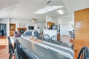 10 Mi to Fort Hood: Family Home w/ Backyard - Interiør