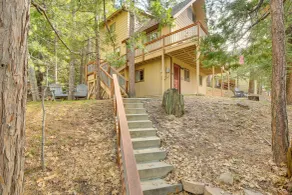 Woodsy Lake Arrowhead Cabin w/ Fire Pit Table - Interior