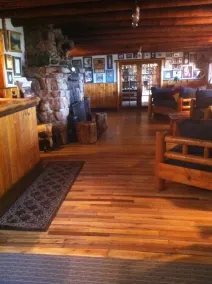 Baldpate Inn - Lobby sitting area