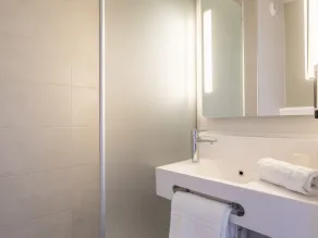 B&B HOTEL Saint-Martin-de-Crau Alpilles Camargue - Badeværelse