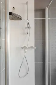 Apple House Wembley - Family room with shared bathroom - Bathroom