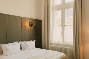 august - Room