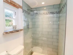 1 Jubilee Cottage - Badezimmer