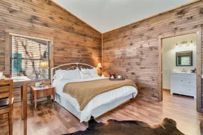 Rivers Edge Treehouses - Rum