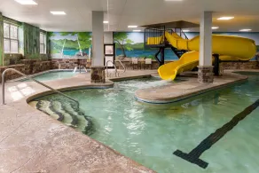 La Quinta Inn & Suites by Wyndham Lake George - Piscine