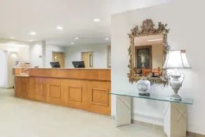 Super 8 by Wyndham Hagerstown/Halfway Area - Lobby