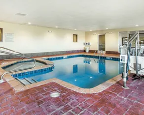 Comfort Suites Florence Shoals Area - Piscine