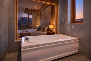 The Vintage Villas Resort Ladakh - Luxury Stay with Mountain Views - Badeværelse