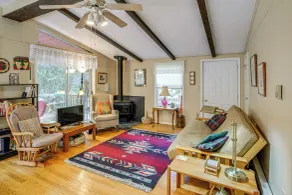 Quiet All-season Creekside Escape in Upstate! - Innenbereich