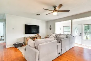 < 1 Mi to Boat Ramp: Lake Livingston Retreat! - Innvendig