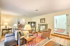 Near Philly & PGA Champ! Inviting Home w/ Yard - Interior