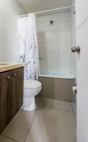 Loica Host - Bathroom