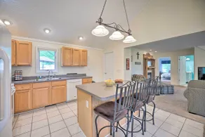 Beautiful Irish Hills Farmhouse w/ Fire Pit! - Interiør