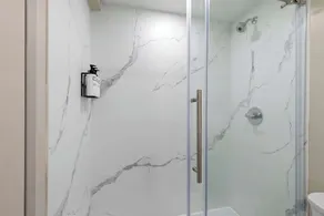 Wyndham Garden Louisville KY - Bathroom