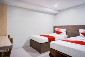 Collection O Gapura Hotel Near Parapat Penatapan Danau Toba - Chambre